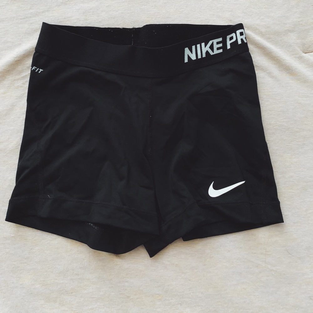 Black Nike Pro